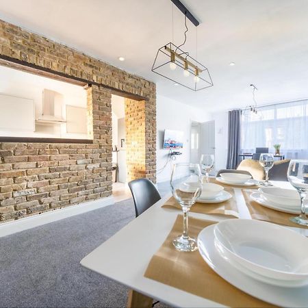 Contractor Accommodation Near Heathrow, Windsor Minutes From M4 Слау Екстериор снимка