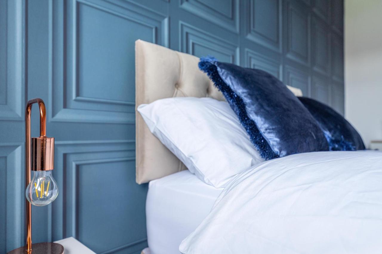 Contractor Accommodation Near Heathrow, Windsor Minutes From M4 Слау Екстериор снимка