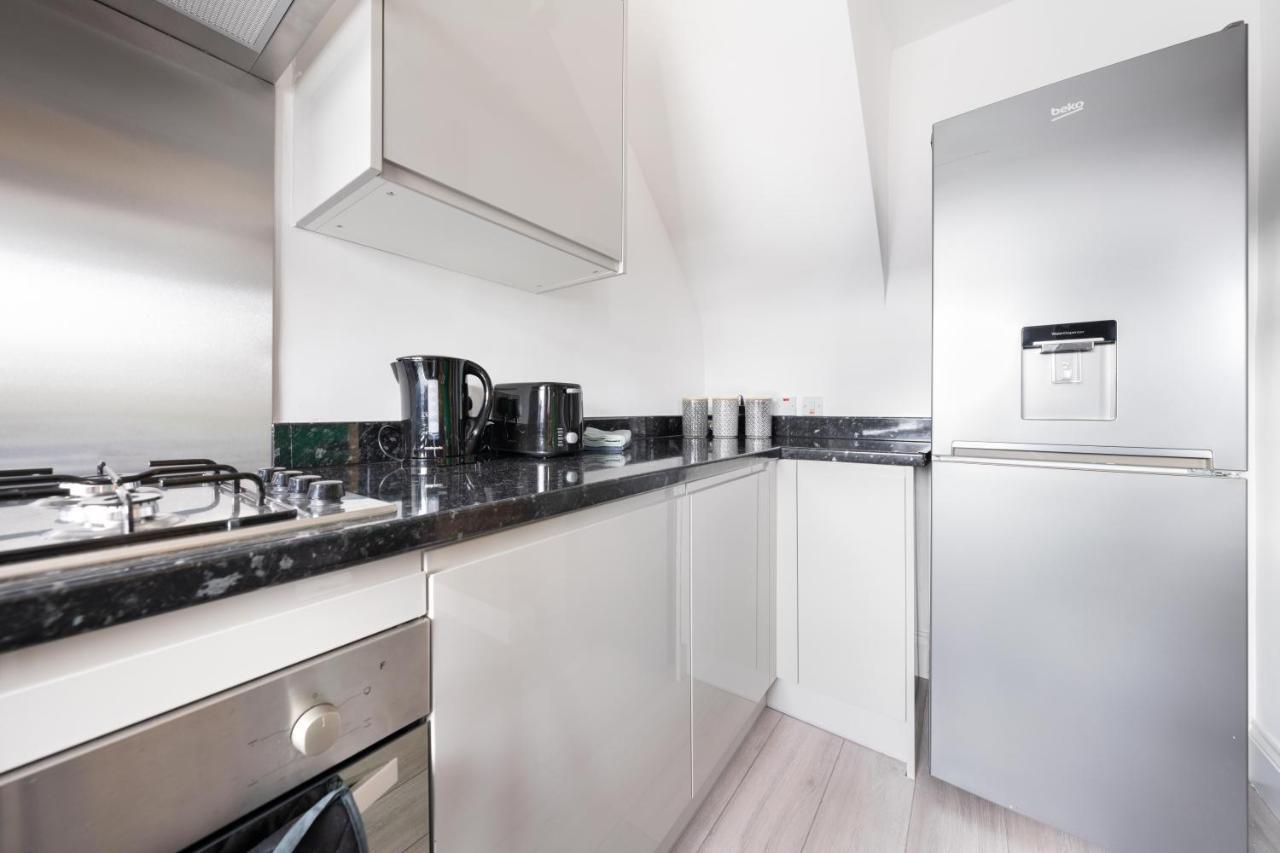 Contractor Accommodation Near Heathrow, Windsor Minutes From M4 Слау Екстериор снимка